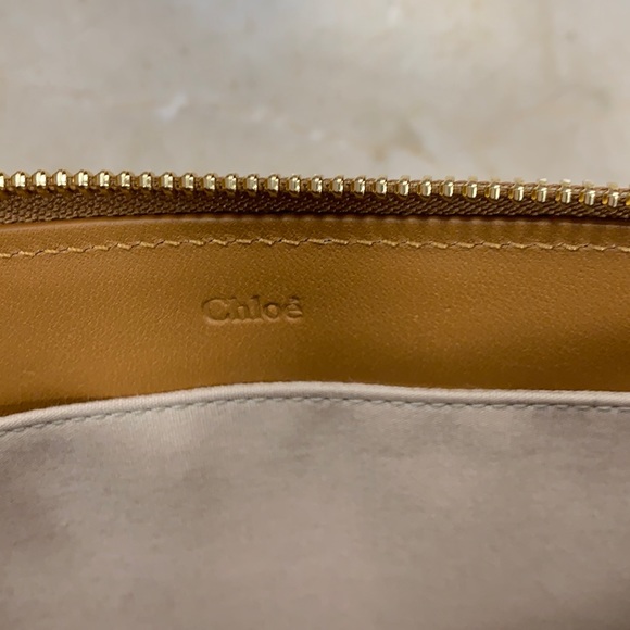 CHLOE IPAD POUCH IN CROC 🐊 EMBOSSED AND SMOOTH LEATHER AUTUMNAL BROWN - Picture 13 of 13